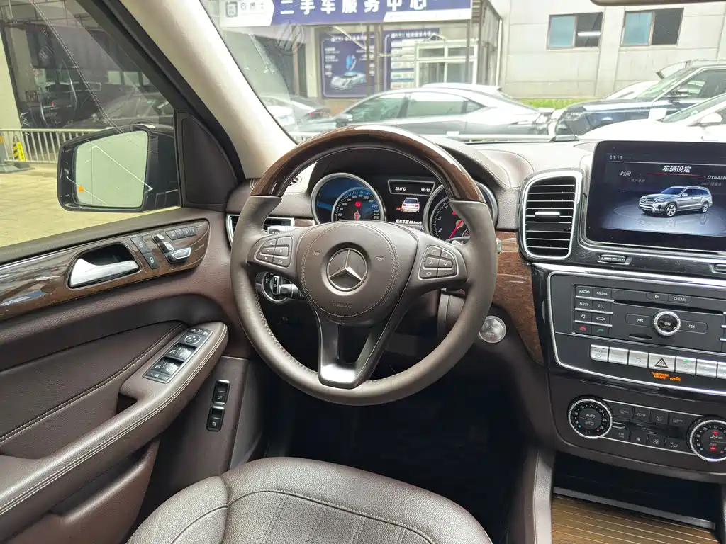 MERCEDES-BENZ GLS