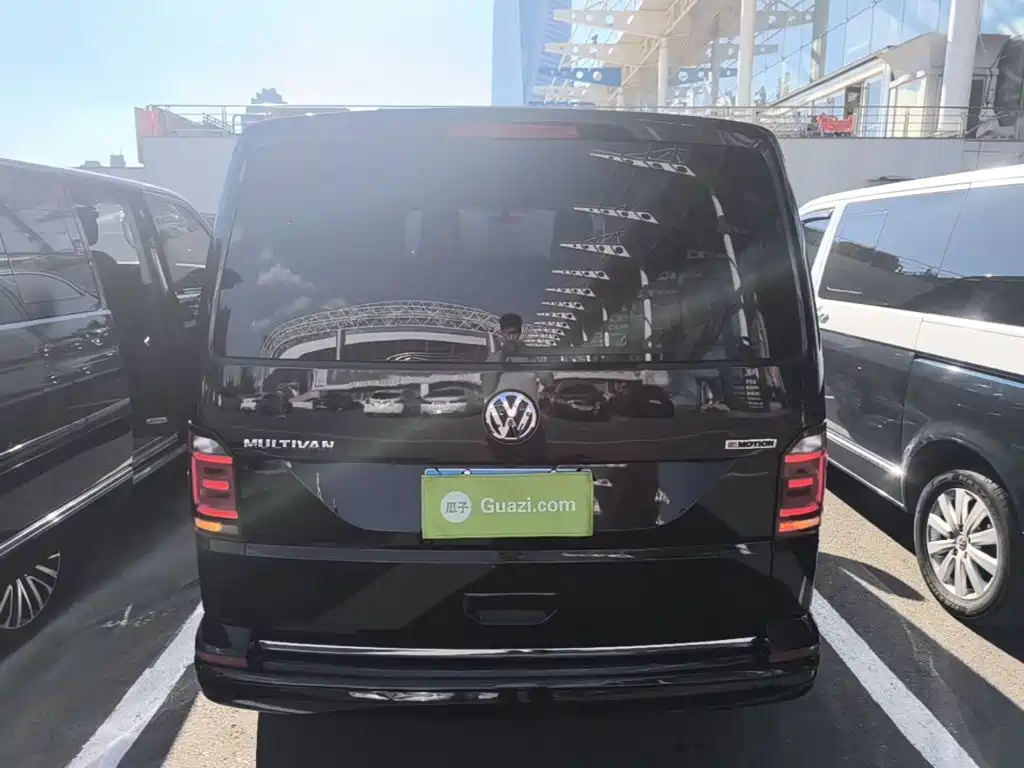 Volkswagen Multivan — миниатюра 6