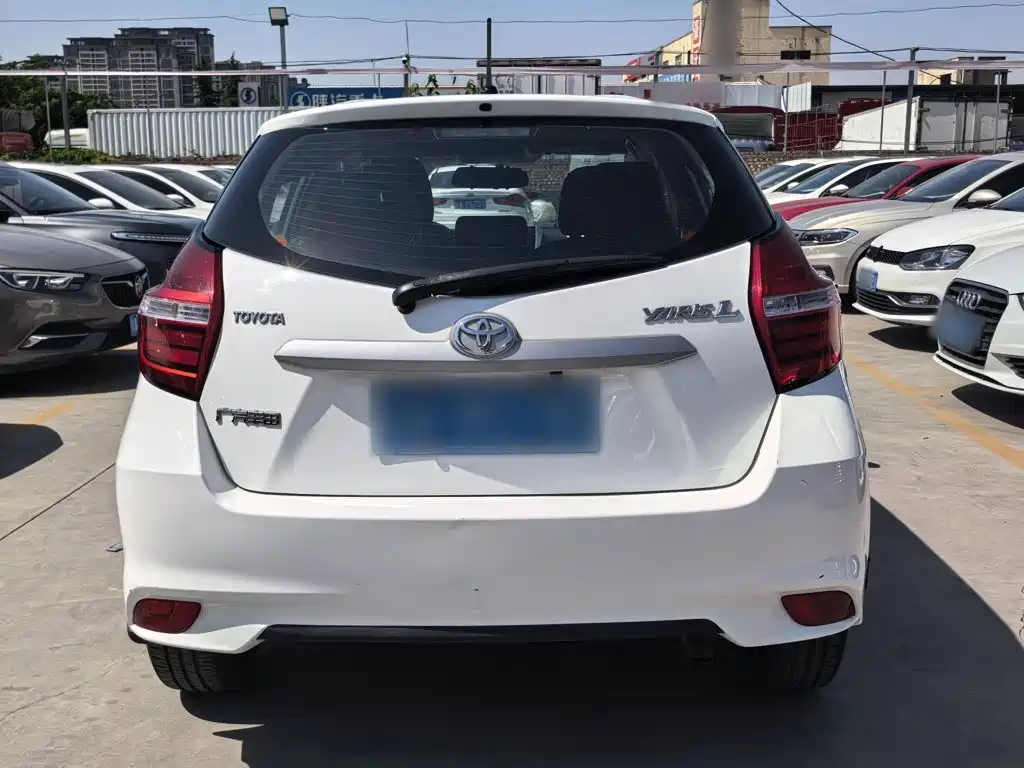 Toyota Yaris L — миниатюра 6