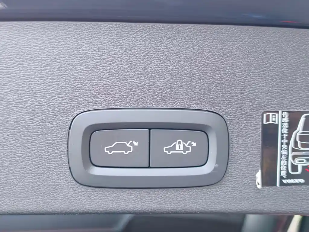 Volvo XC40 NEV — миниатюра 27