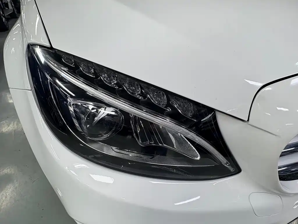 Mercedes-Benz C-Class — миниатюра 5