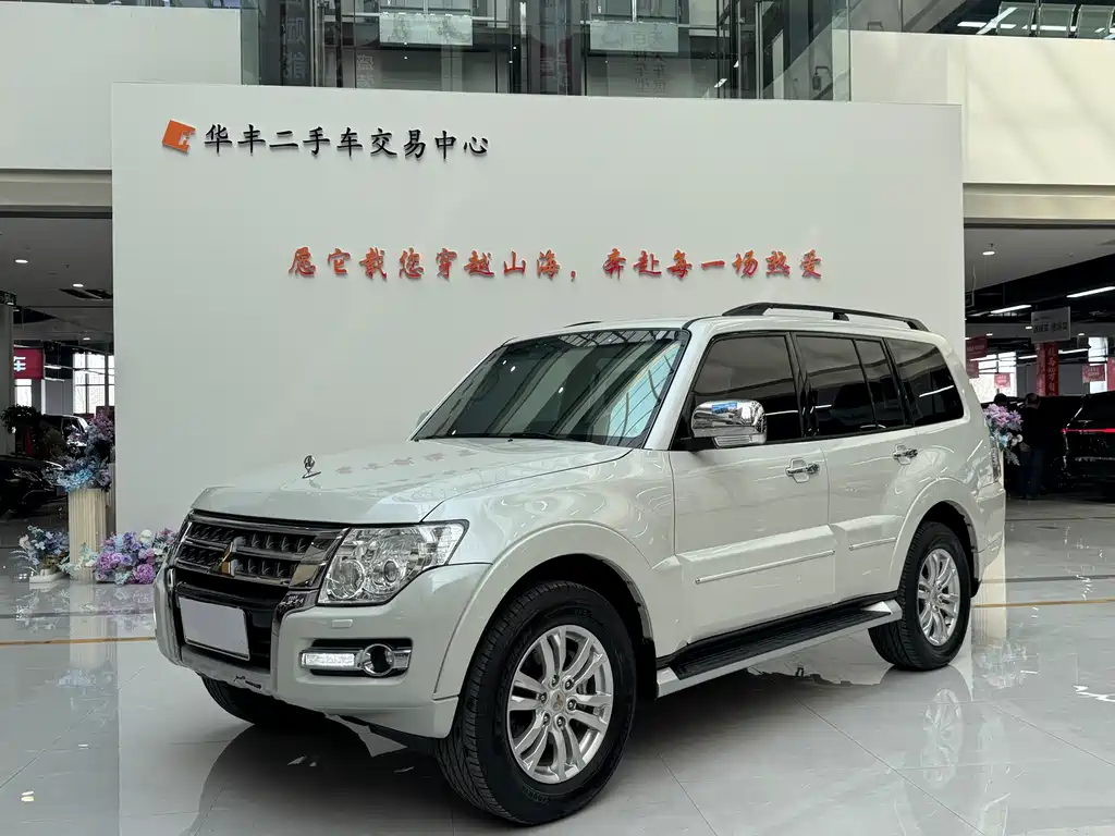 Mitsubishi Pajero (Import) 2018