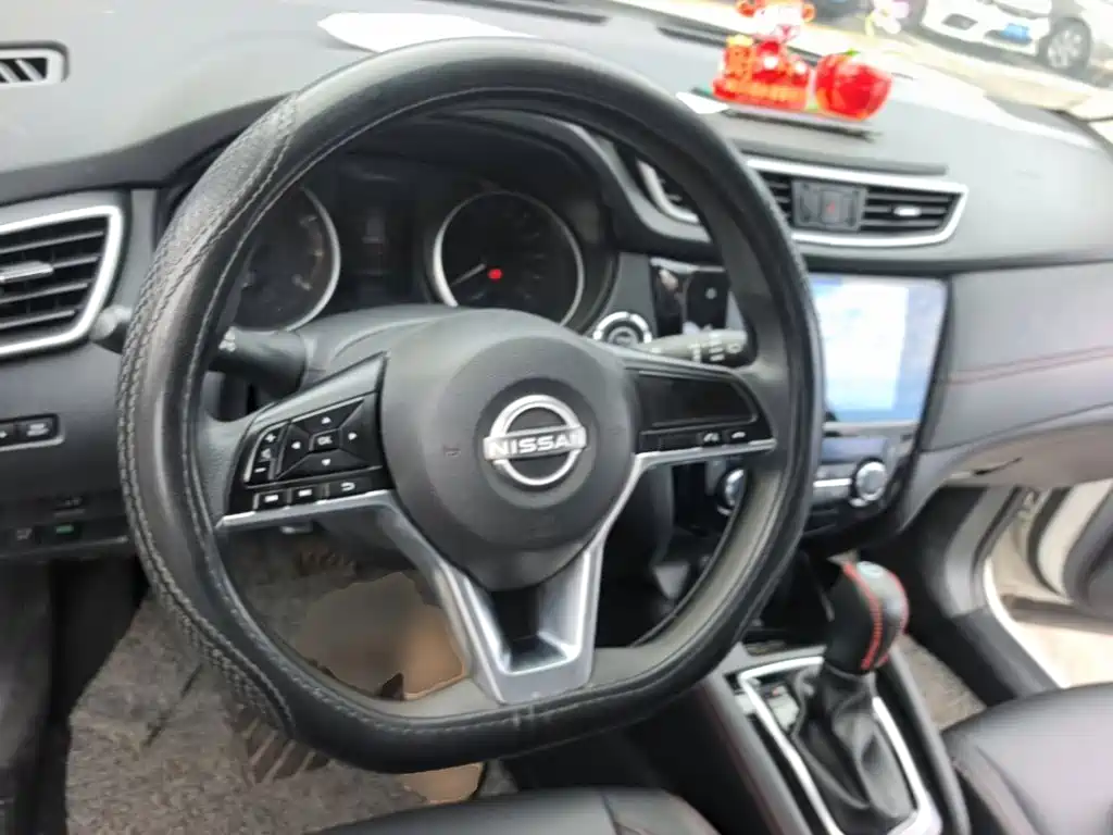 Nissan Qashqai — миниатюра 11