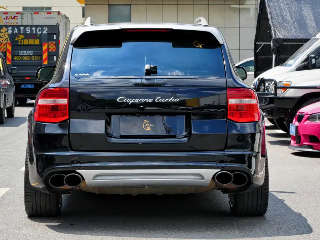 Porsche Cayenne — миниатюра 5