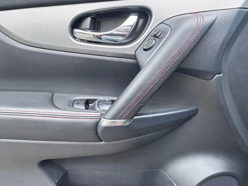 Nissan Qashqai — миниатюра 17