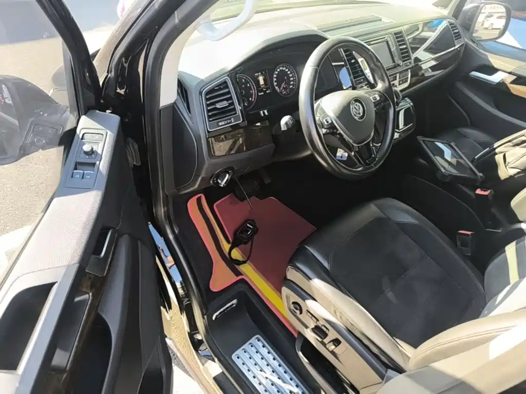 Volkswagen Multivan — миниатюра 16
