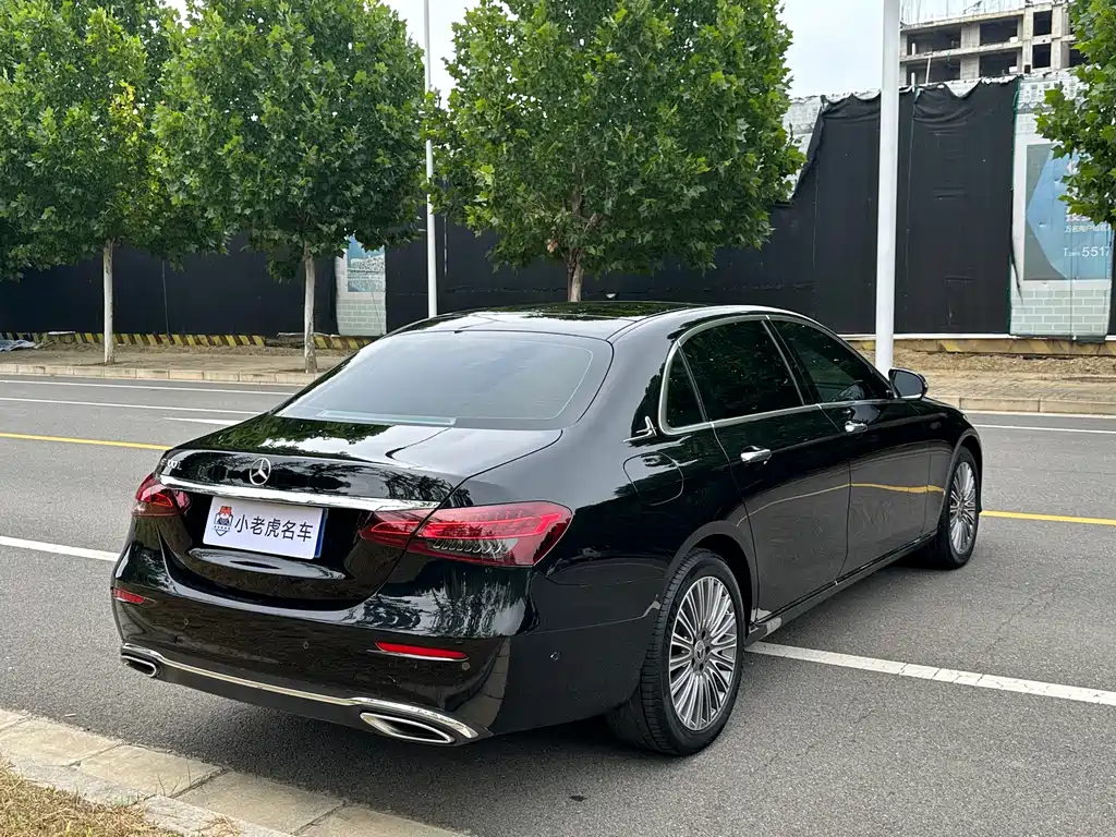 Mercedes-Benz E-Class — миниатюра 5