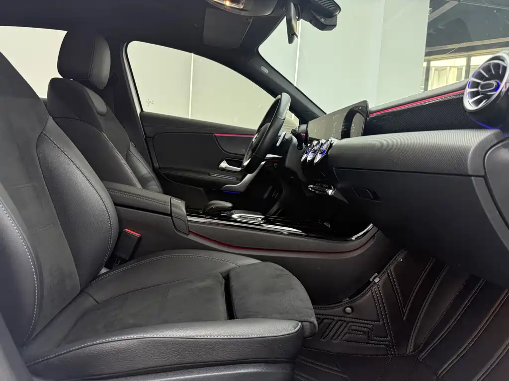 Mercedes-Benz A-Class — миниатюра 6