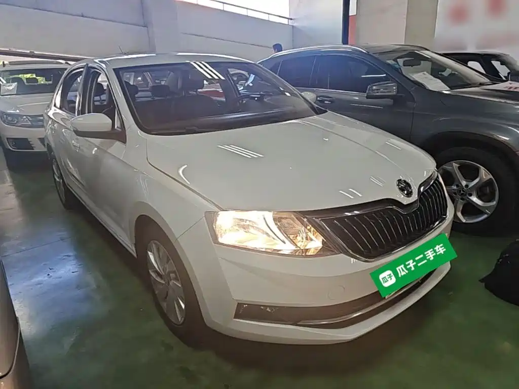 Skoda Rapid — миниатюра 4