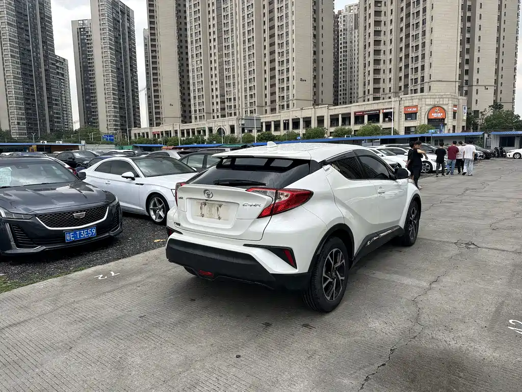 Toyota C-HR — миниатюра 9