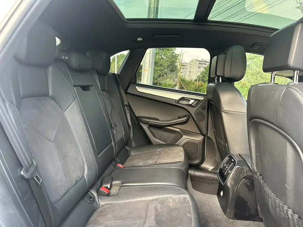 Porsche Macan — миниатюра 14