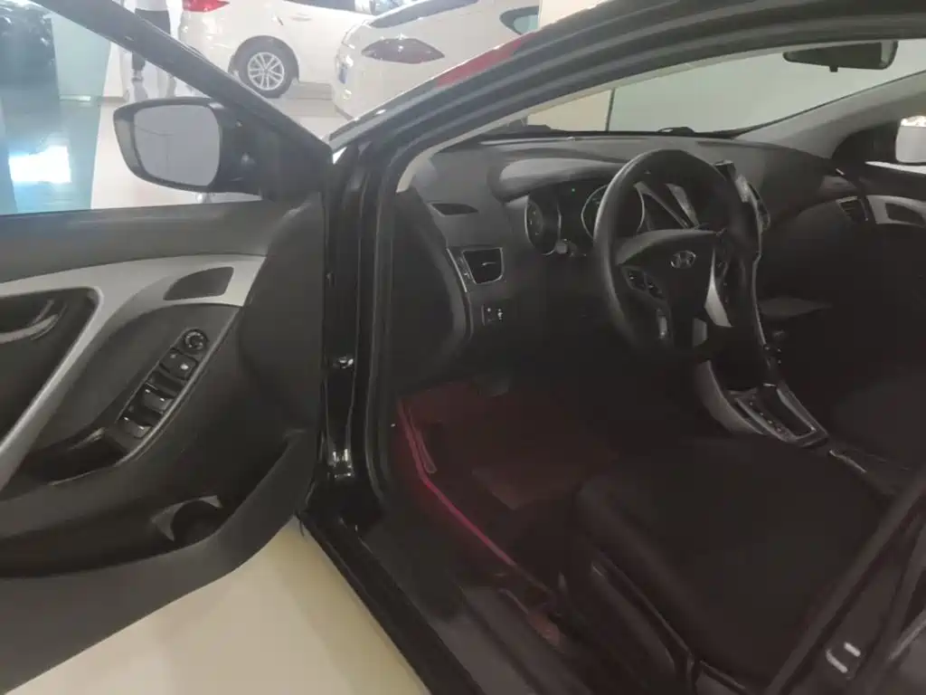 Hyundai Elantra Langdong — миниатюра 16