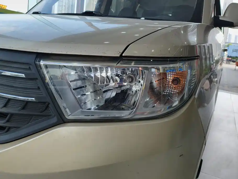 Wuling Hongguang V — миниатюра 5