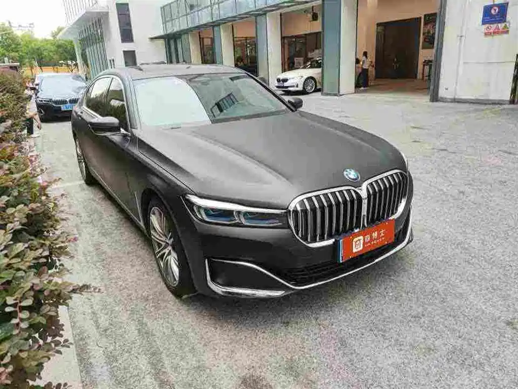 BMW 7 Series — миниатюра 3