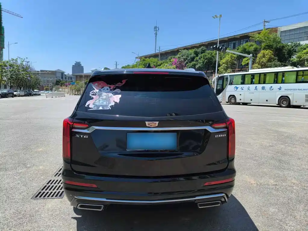 Cadillac XT6 2020 28T мест