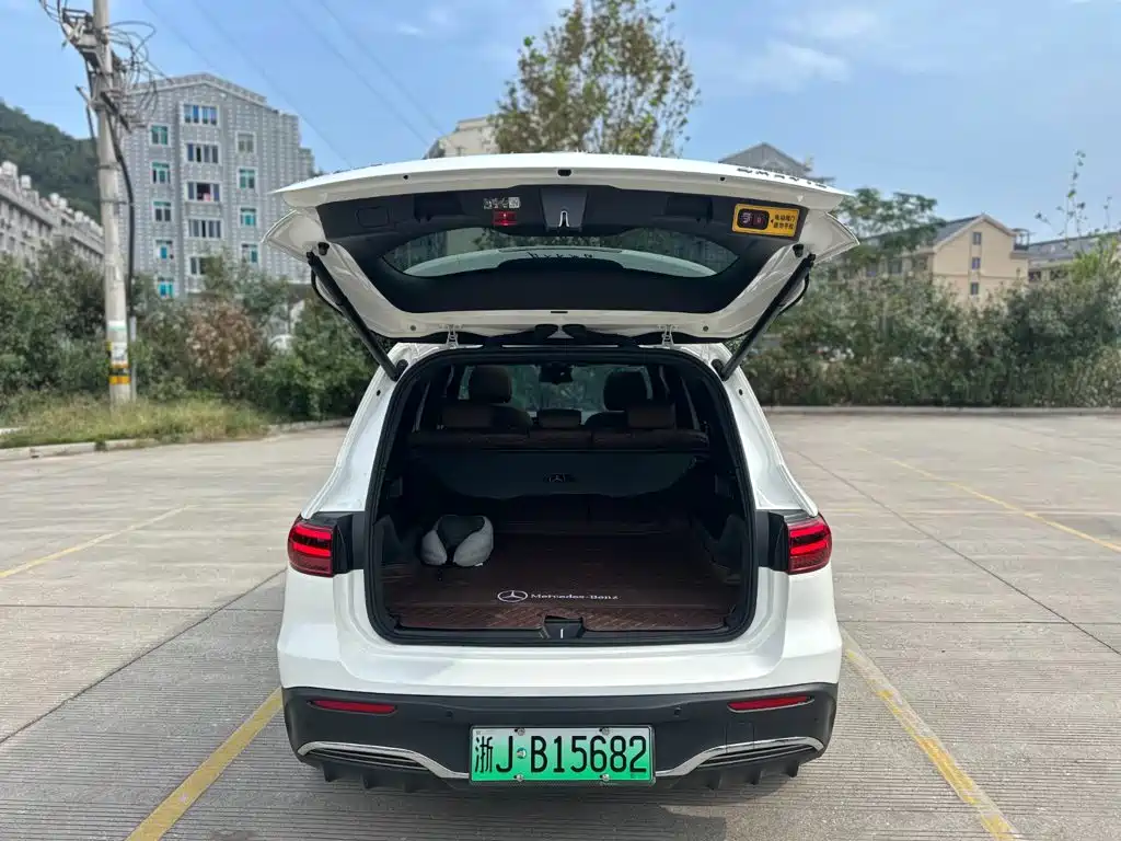 Mercedes-Benz EQB — миниатюра 12