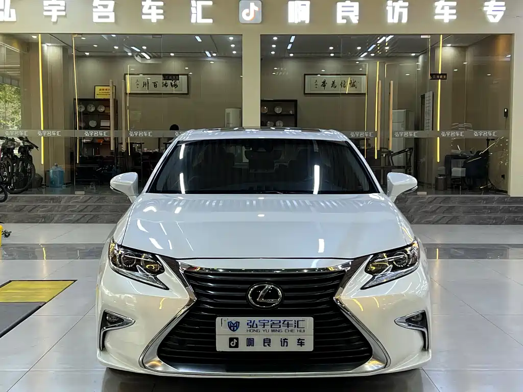 Lexus ES 2015