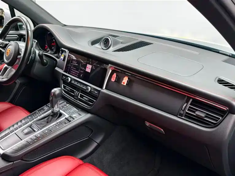 Porsche Macan — миниатюра 10