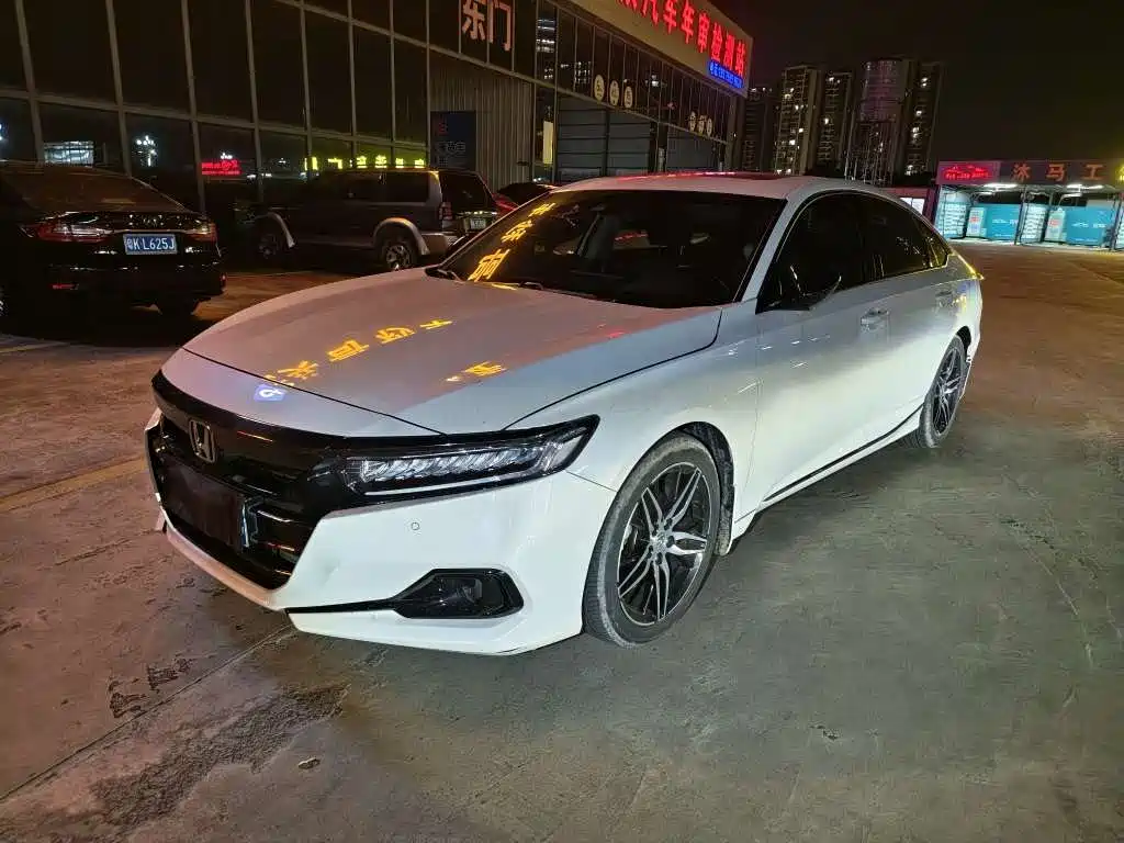 雅阁 2022款 260TURBO 幻夜·尊贵版 2023