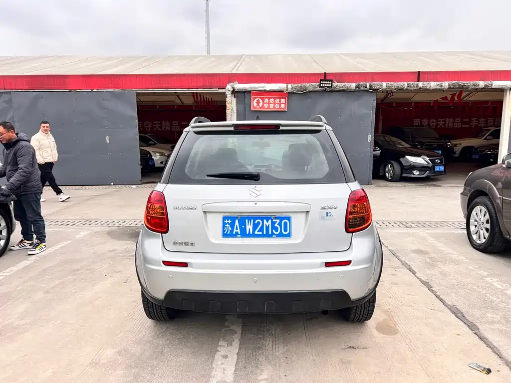 Suzuki SX4 Hatchback 1.6L Auto Champion Limited Edition, фото 25