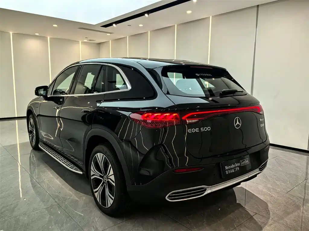 MERCEDES-BENZ EQE SUV