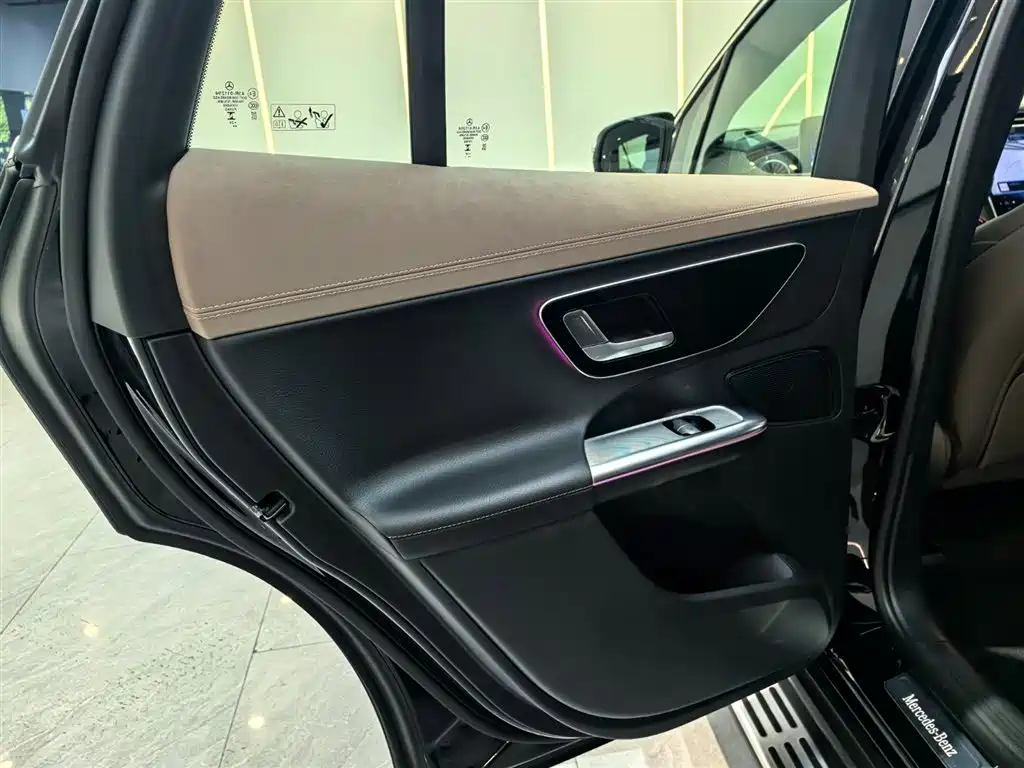 MERCEDES-BENZ EQE SUV