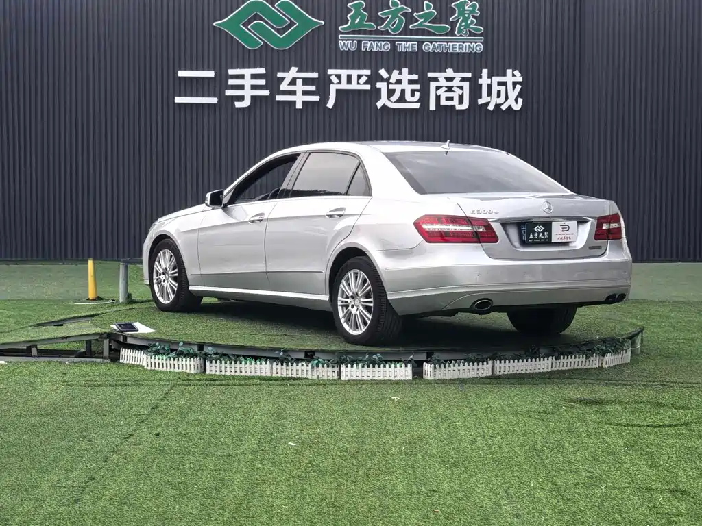Mercedes-Benz E-Class — миниатюра 20
