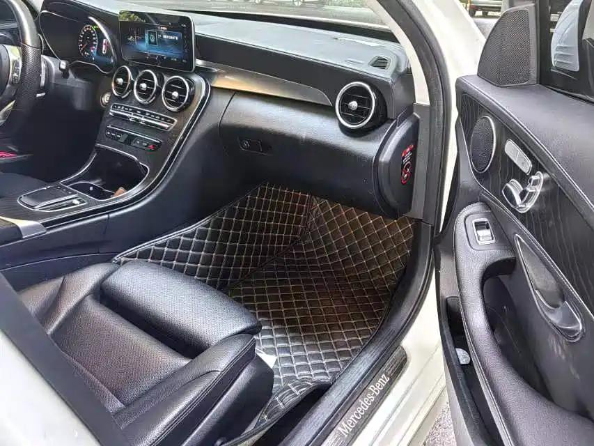 Mercedes-Benz C-Class — миниатюра 4