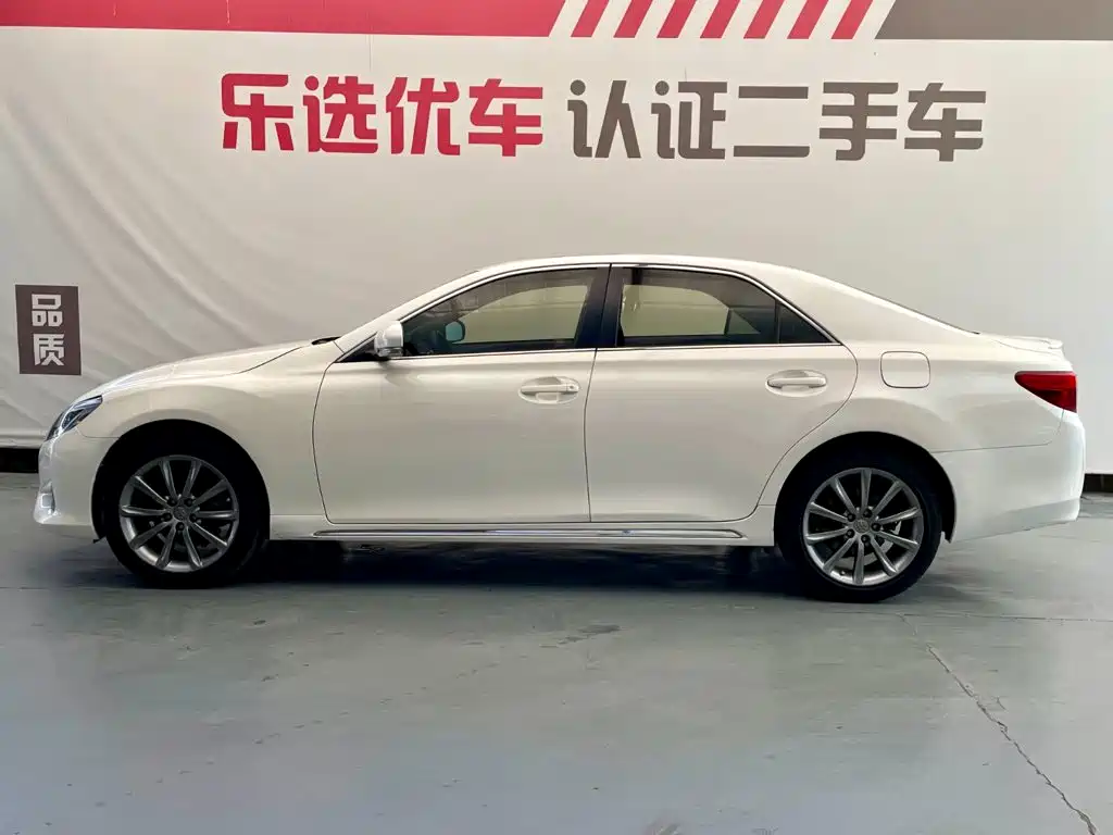 Toyota Reiz — миниатюра 3