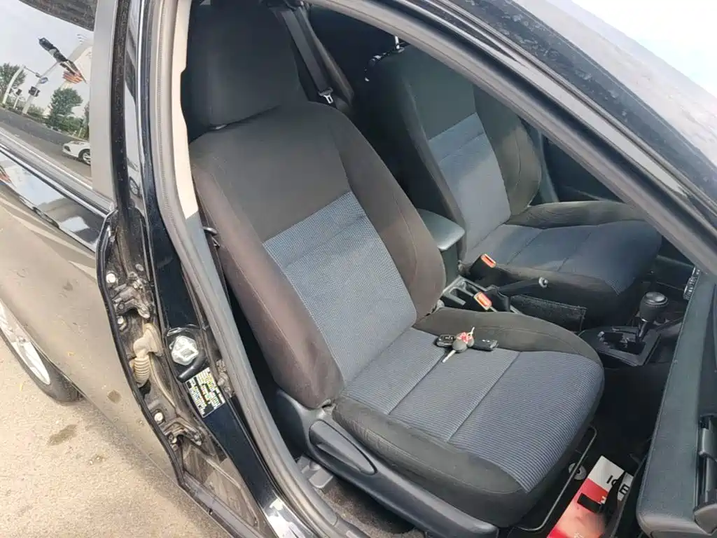 Toyota Yaris L — миниатюра 25