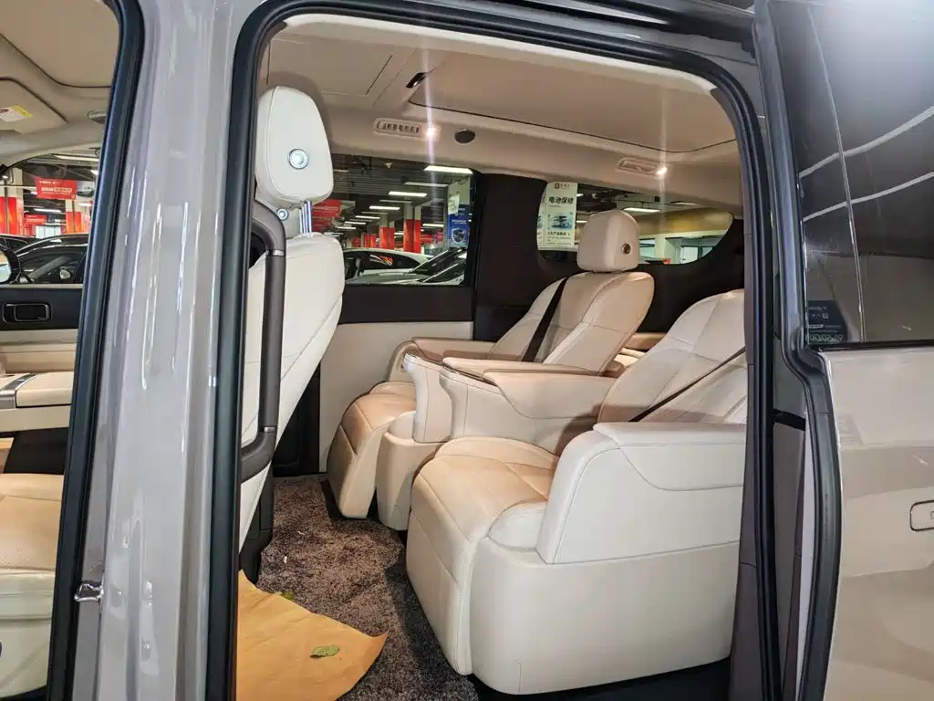 Li Auto Li MEGA — миниатюра 11