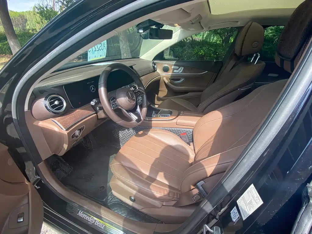 Mercedes-Benz E-Class — миниатюра 5