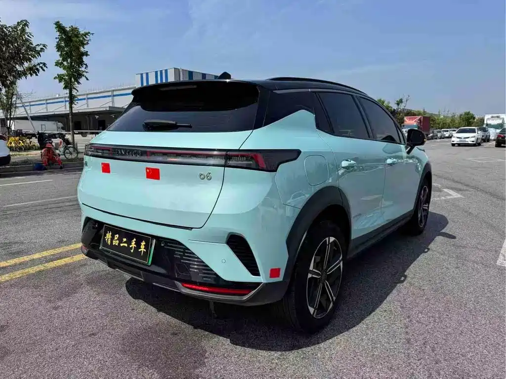 Lynk & Co 06 EM-P — миниатюра 10