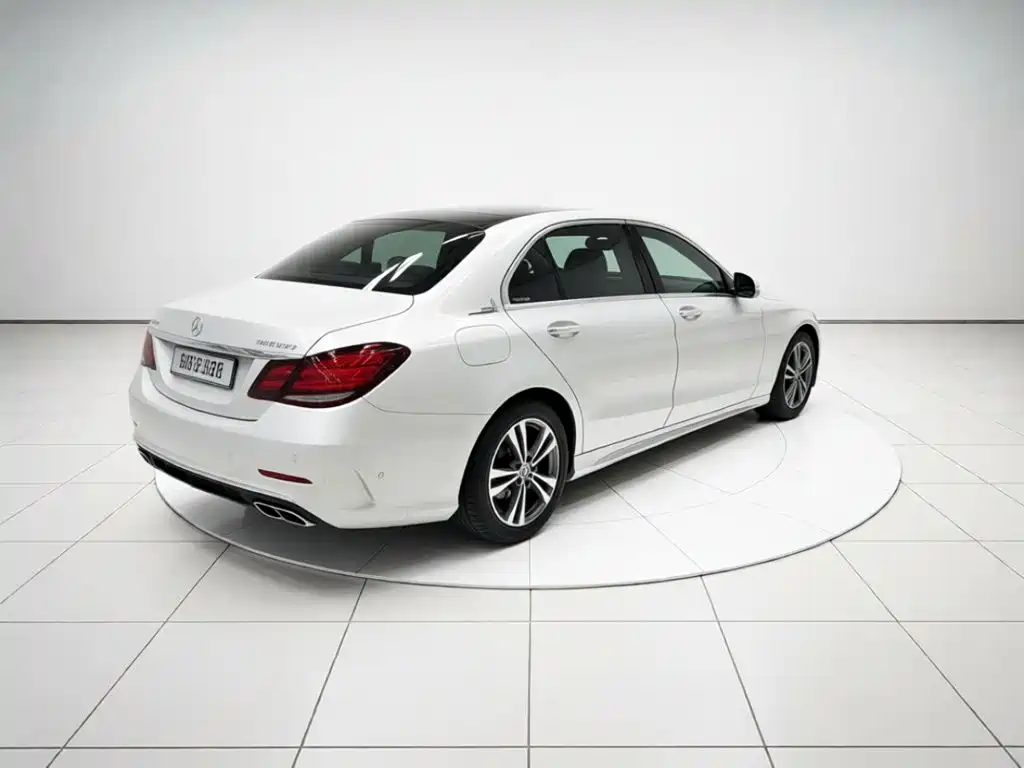 Mercedes-Benz C-Class — миниатюра 6