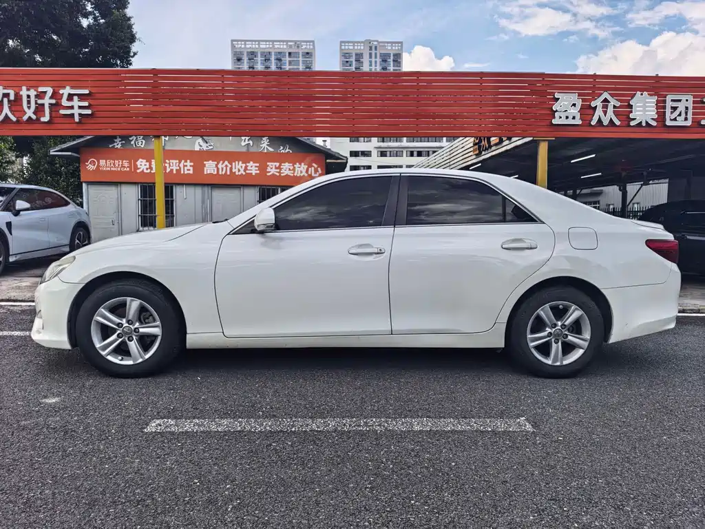 Toyota Reiz — миниатюра 4