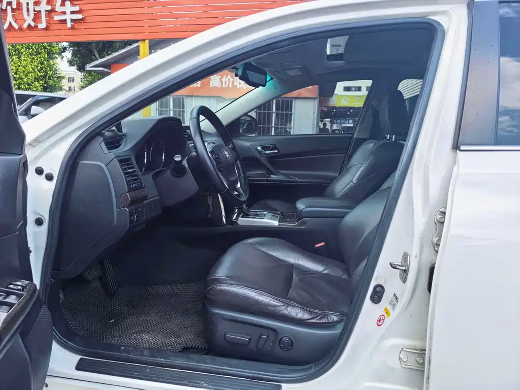 Toyota Reiz — миниатюра 6