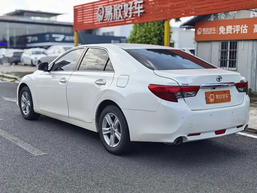 Toyota Reiz — миниатюра 9