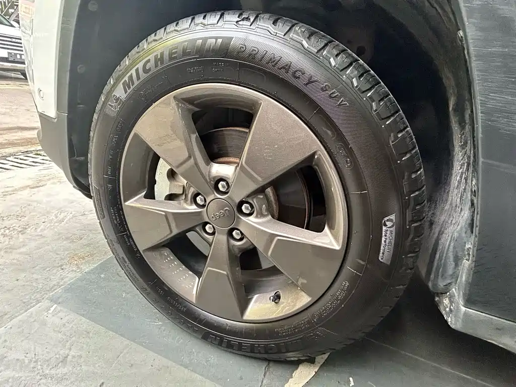 Jeep Cherokee — миниатюра 9