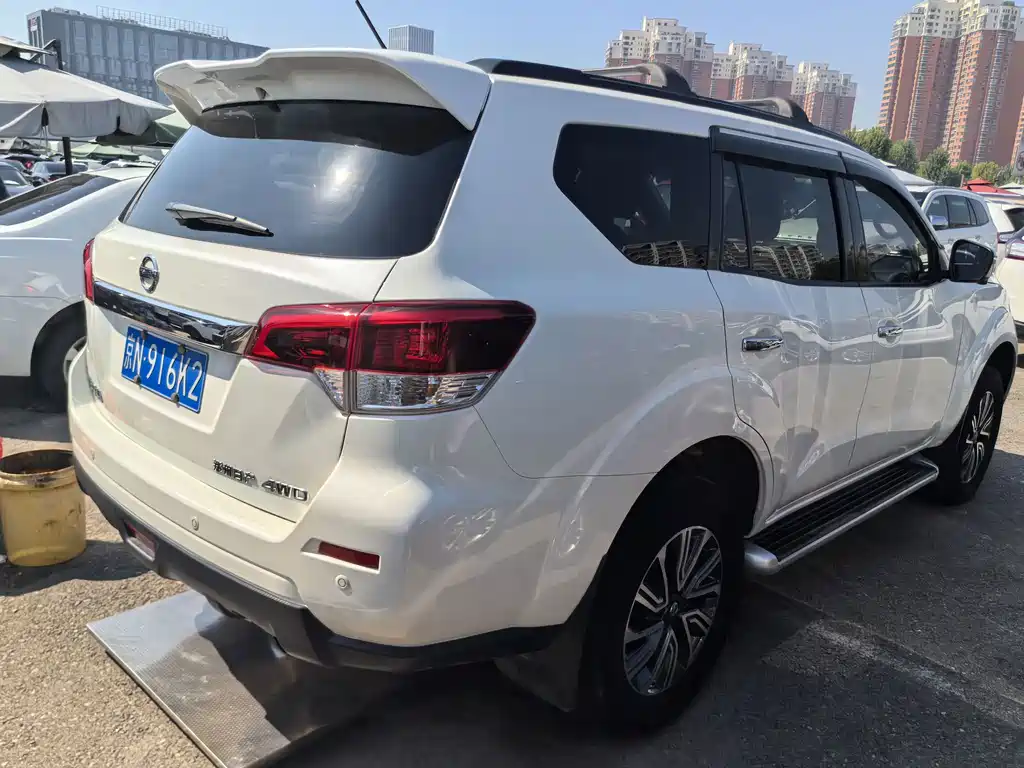 Nissan Terra — миниатюра 6