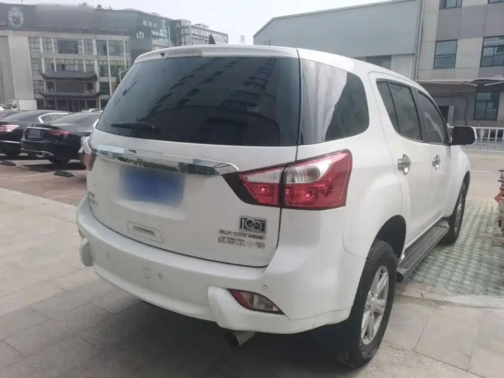Isuzu MU-X — миниатюра 7