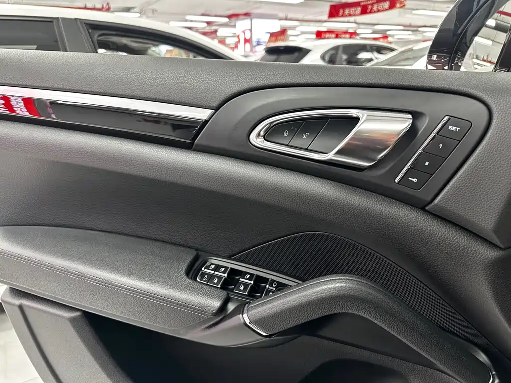 Porsche Cayenne — миниатюра 36