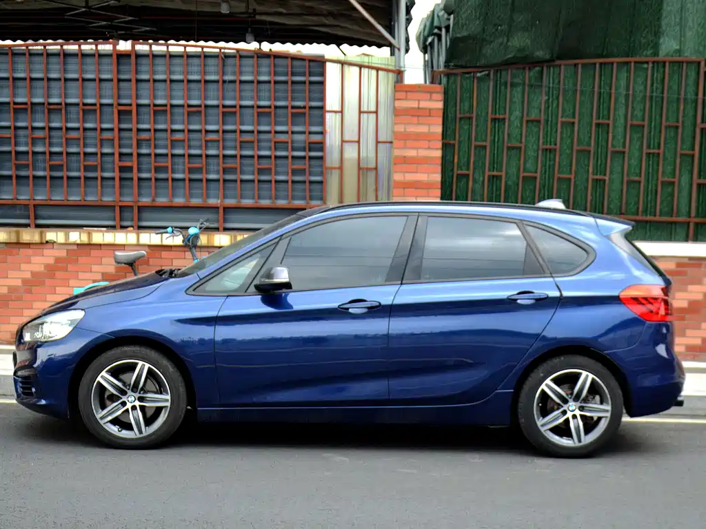 BMW 2 Series Active Tourer (Import) — миниатюра 3
