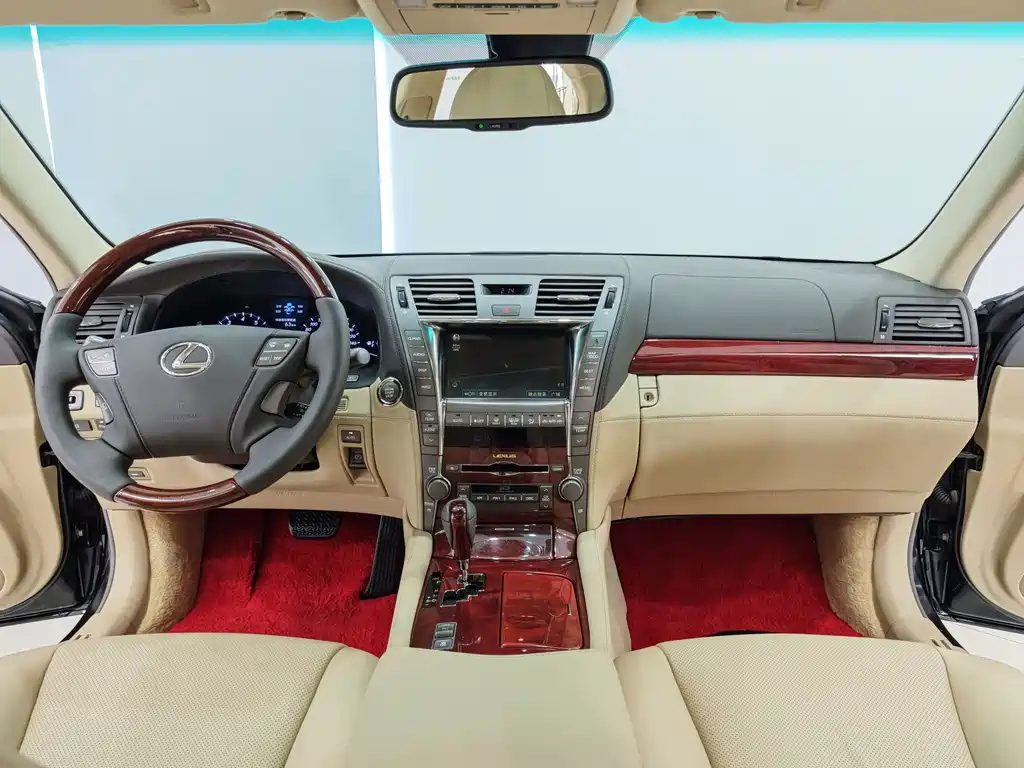 Lexus LS — миниатюра 7