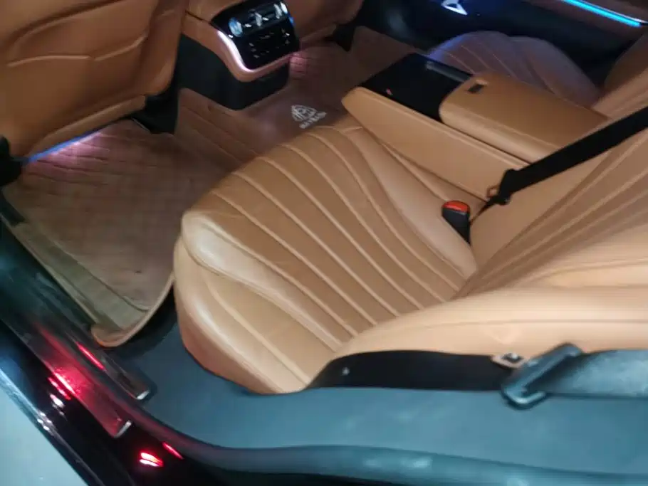Mercedes-Benz S-Class — миниатюра 11