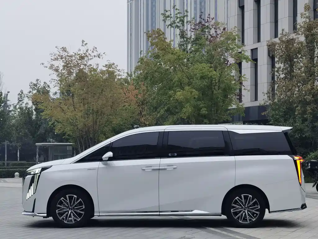 GAC Motor Trumpchi M8 — миниатюра 4