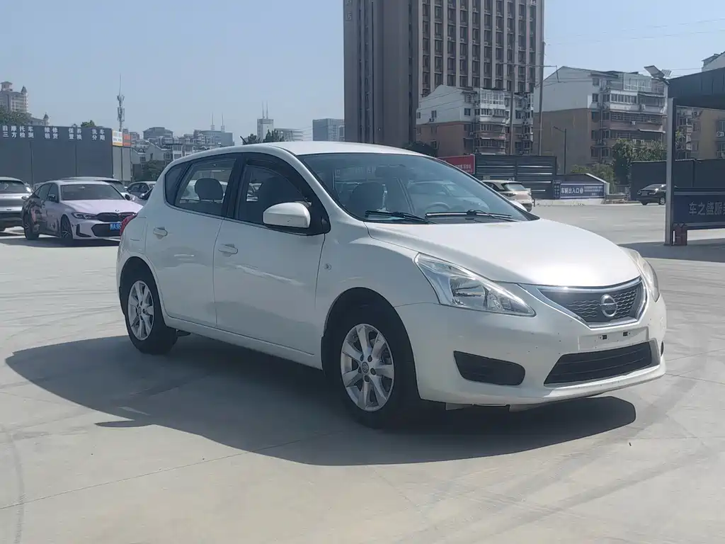 Nissan Tiida — миниатюра 3