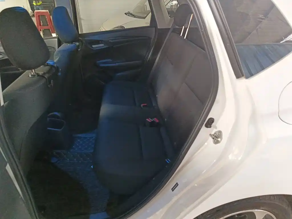 Honda Fit — миниатюра 17