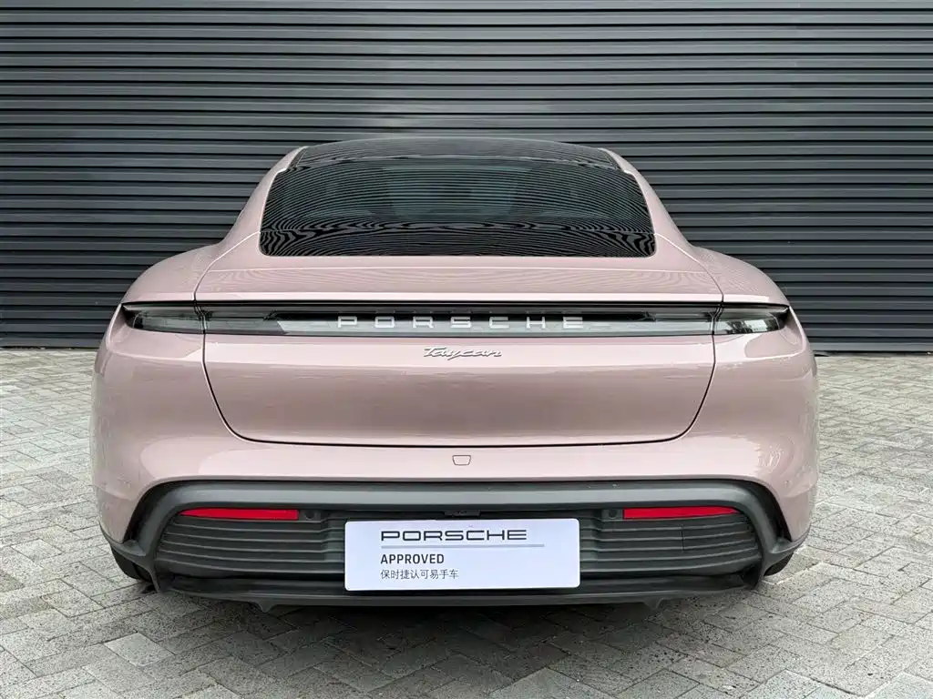 Porsche Taycan — миниатюра 7