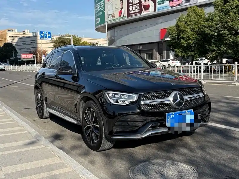 MERCEDES-BENZ GLC