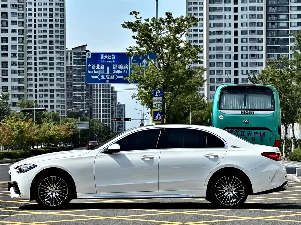 Mercedes-Benz C-Class — миниатюра 4